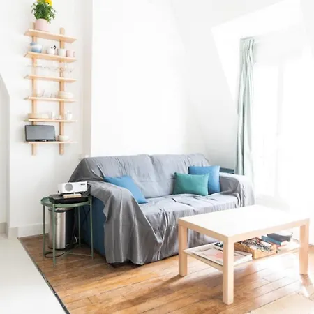 Bright Studio Near Les Ternes Διαμέρισμα