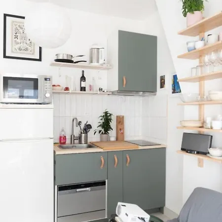 Bright Studio Near Les Ternes *